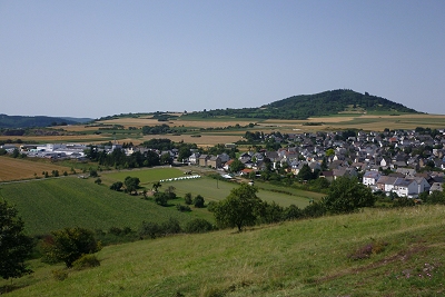 Blick vom Beller Berg nordwestlich Richtung Ettringen, Hochsimmer